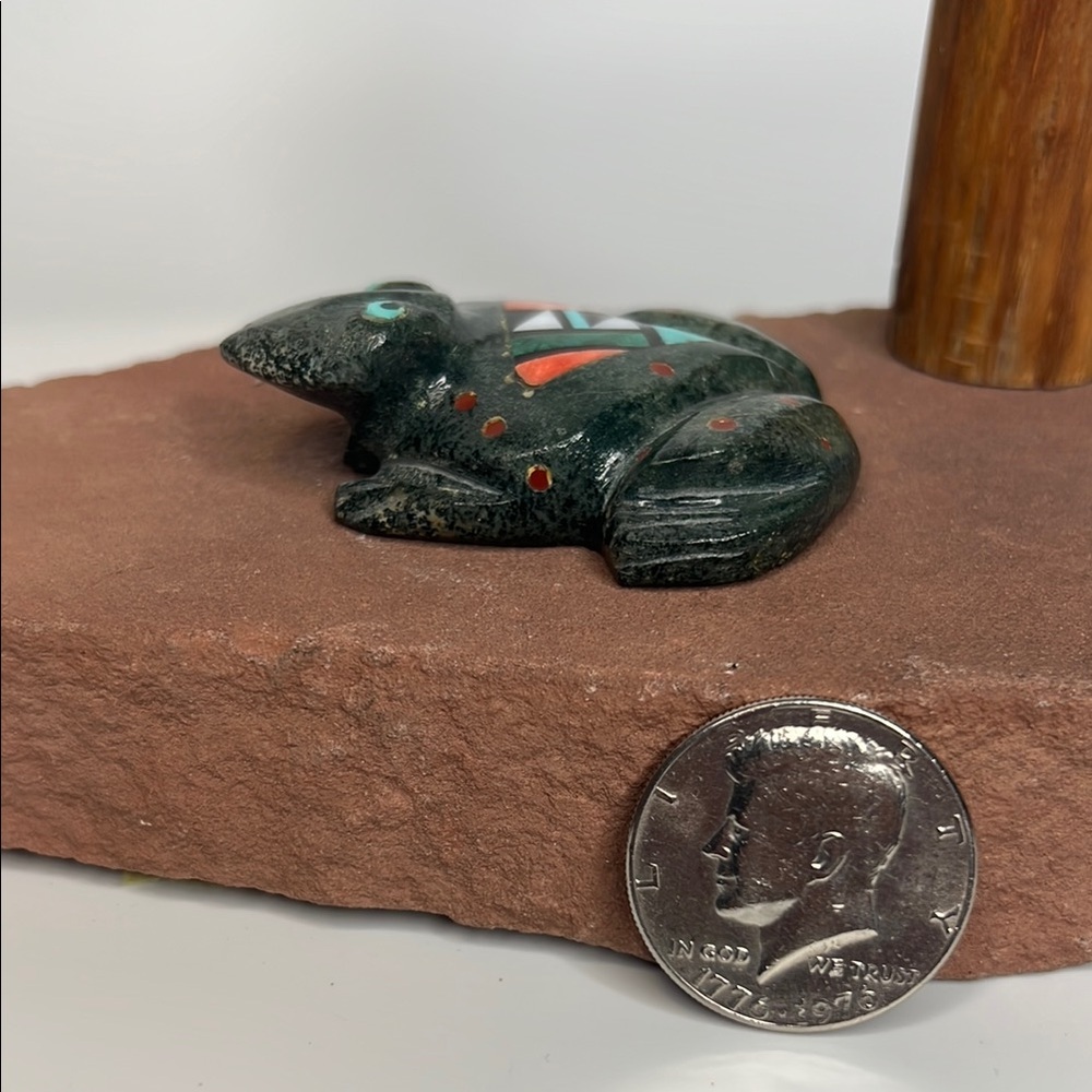 Handcrafted Green Jasper Stone Frog Figurine - Picture 3 of 4
